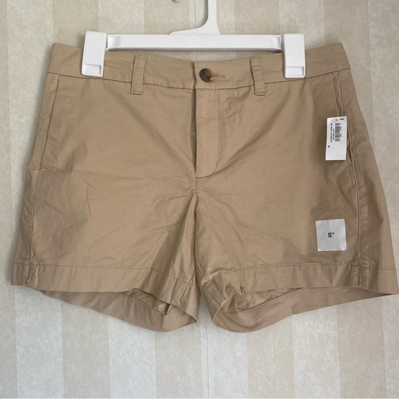 Old Navy Pants - Old Navy Everyday Khaki Shorts Size 6